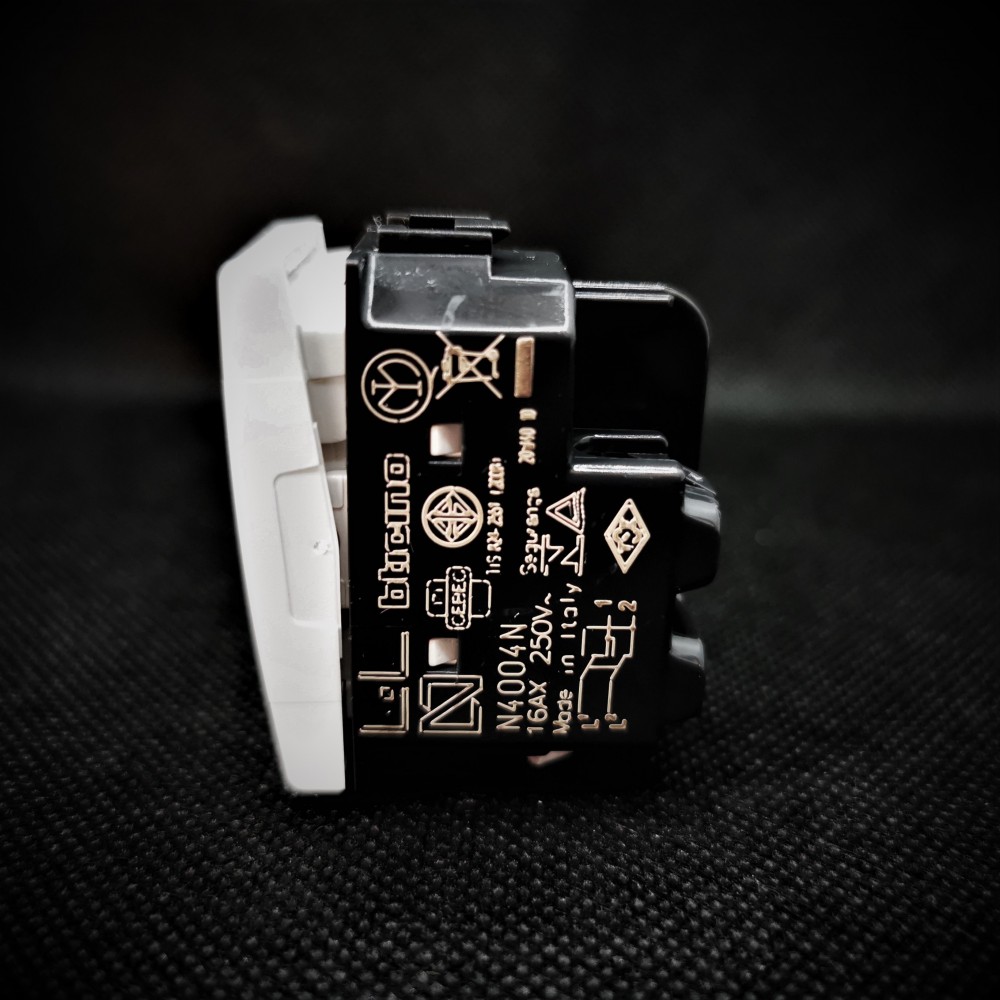 INTRERUPATOR CAP CRUCE 1P ALB BTICINO LIVING LIGHT N4004N